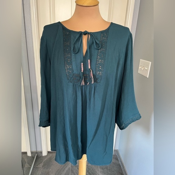 DR2 Teal Green Boho Peasant Top with Lace Accent & Tassel Tie - Picture 1 of 9